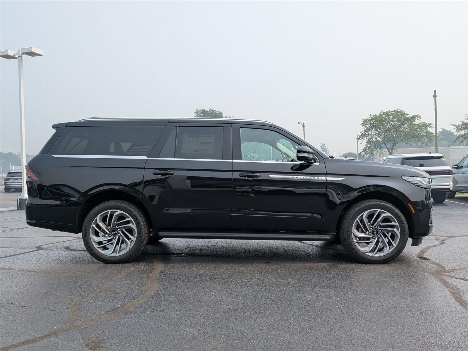 2027 Lincoln Navigator L Premiere