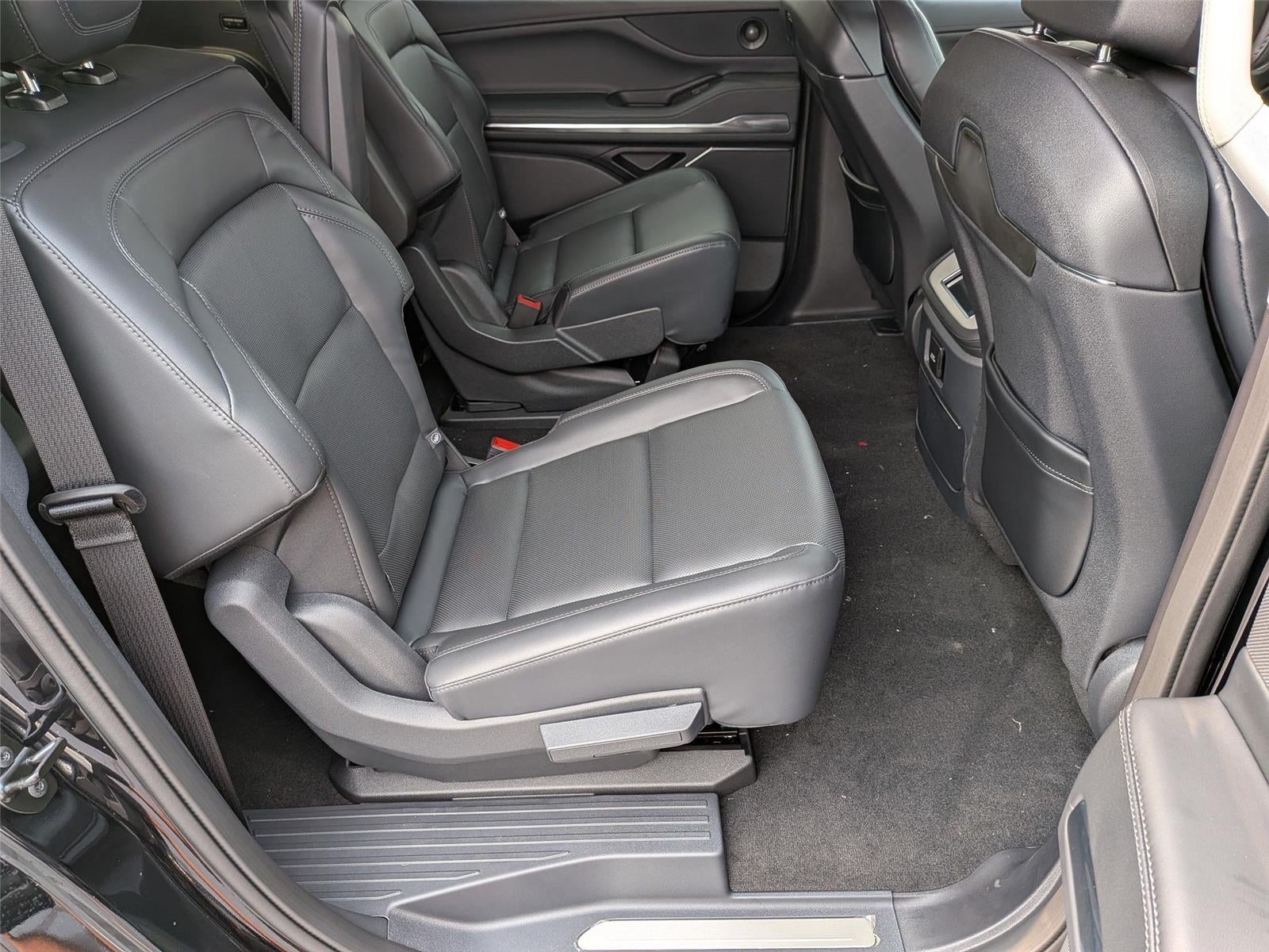2027 Lincoln Navigator L Premiere