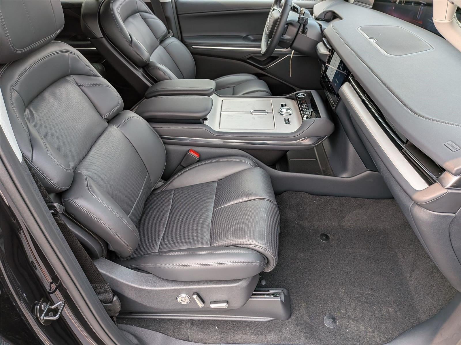 2027 Lincoln Navigator L Premiere