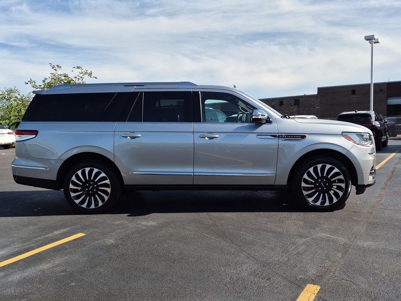 2023 Lincoln Navigator L Black Label