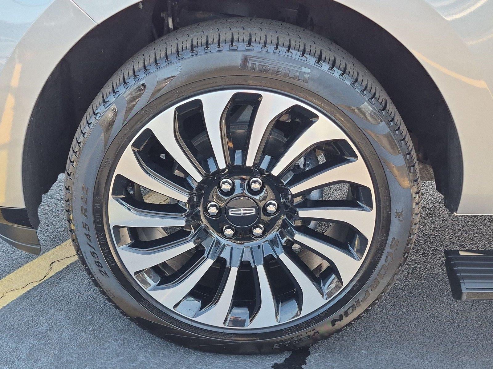 2023 Lincoln Navigator L Black Label