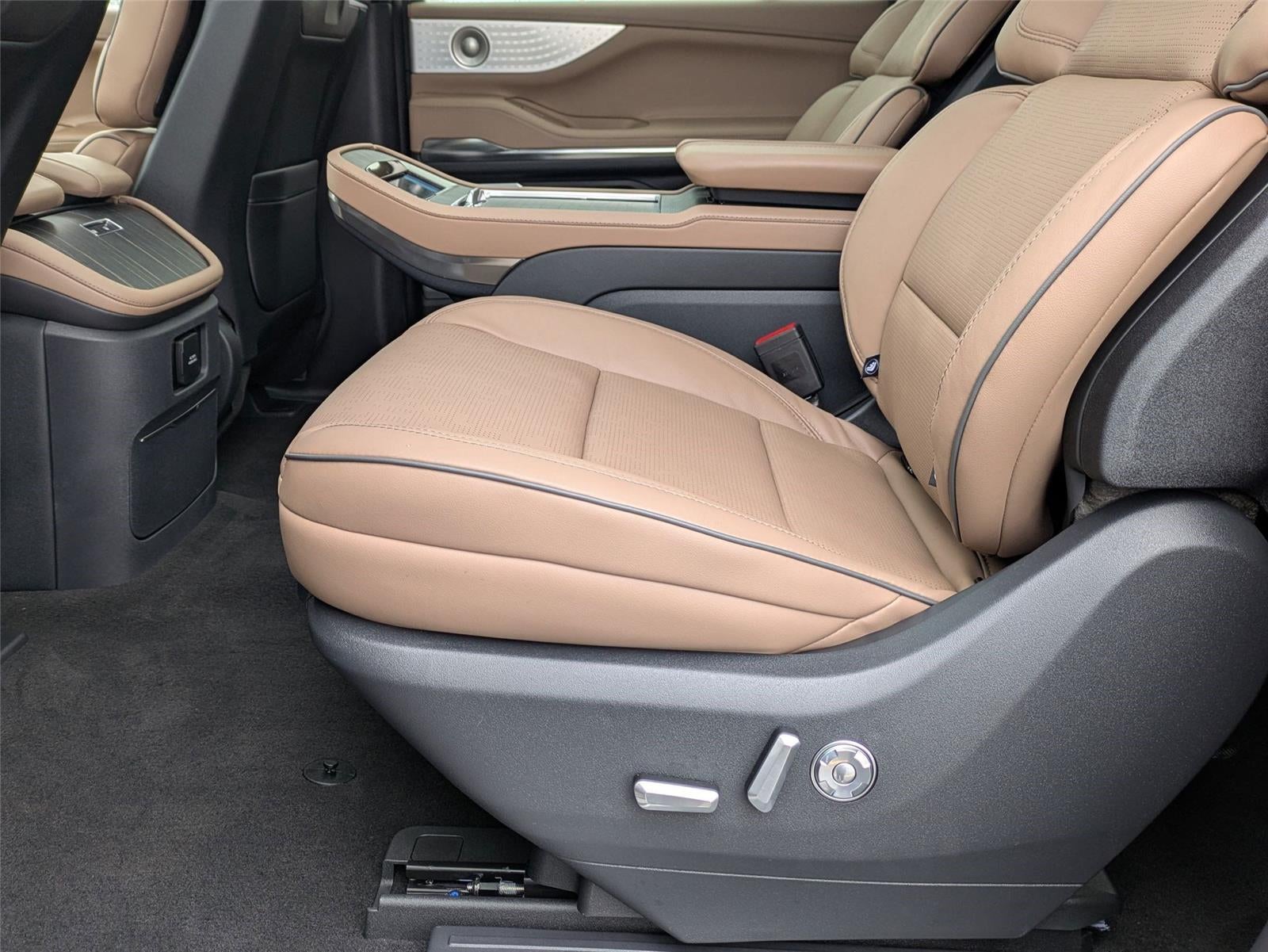 2025 Lincoln Navigator L Black Label