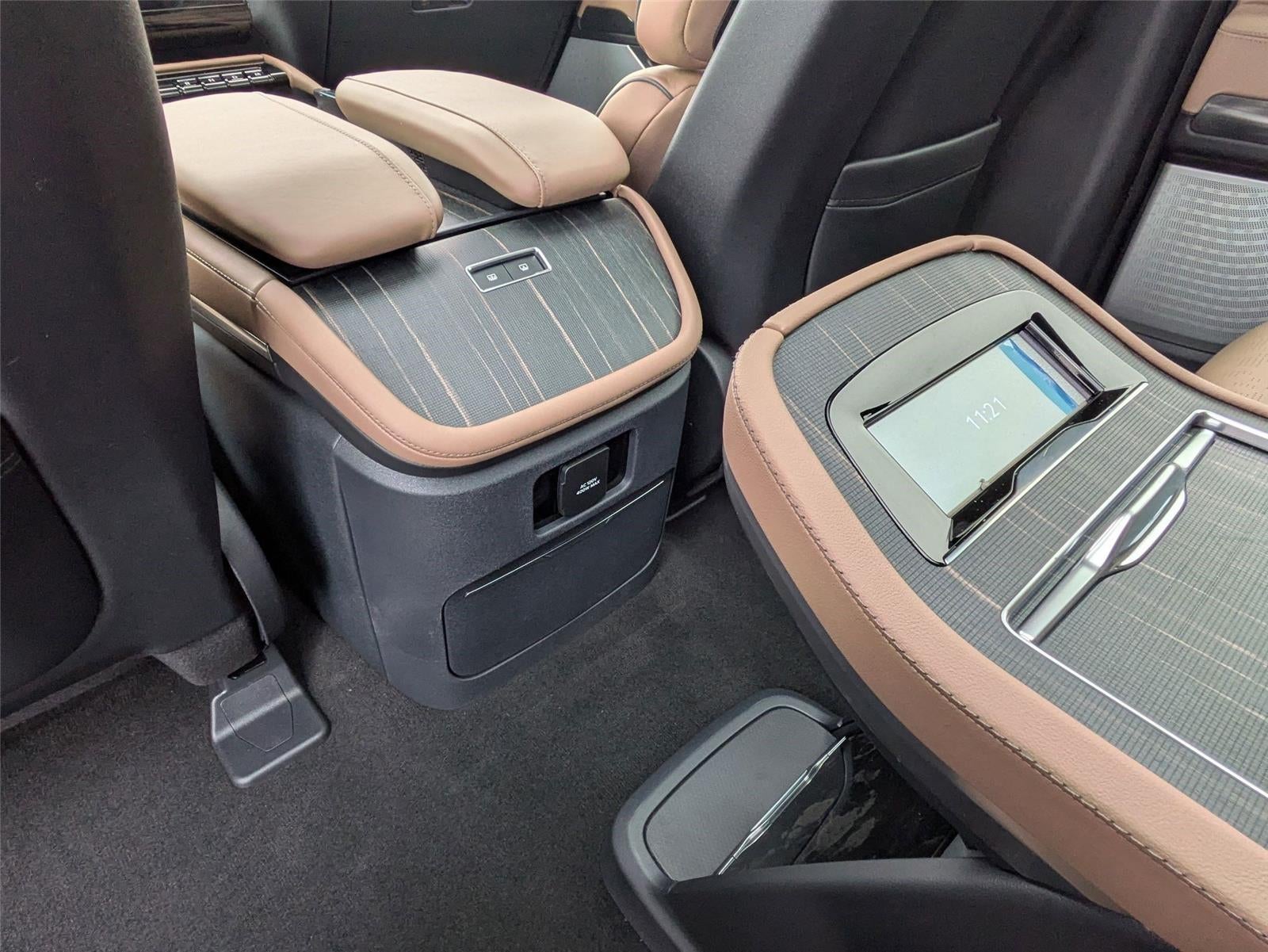 2025 Lincoln Navigator L Black Label