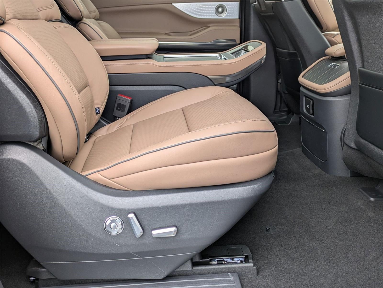 2025 Lincoln Navigator L Black Label