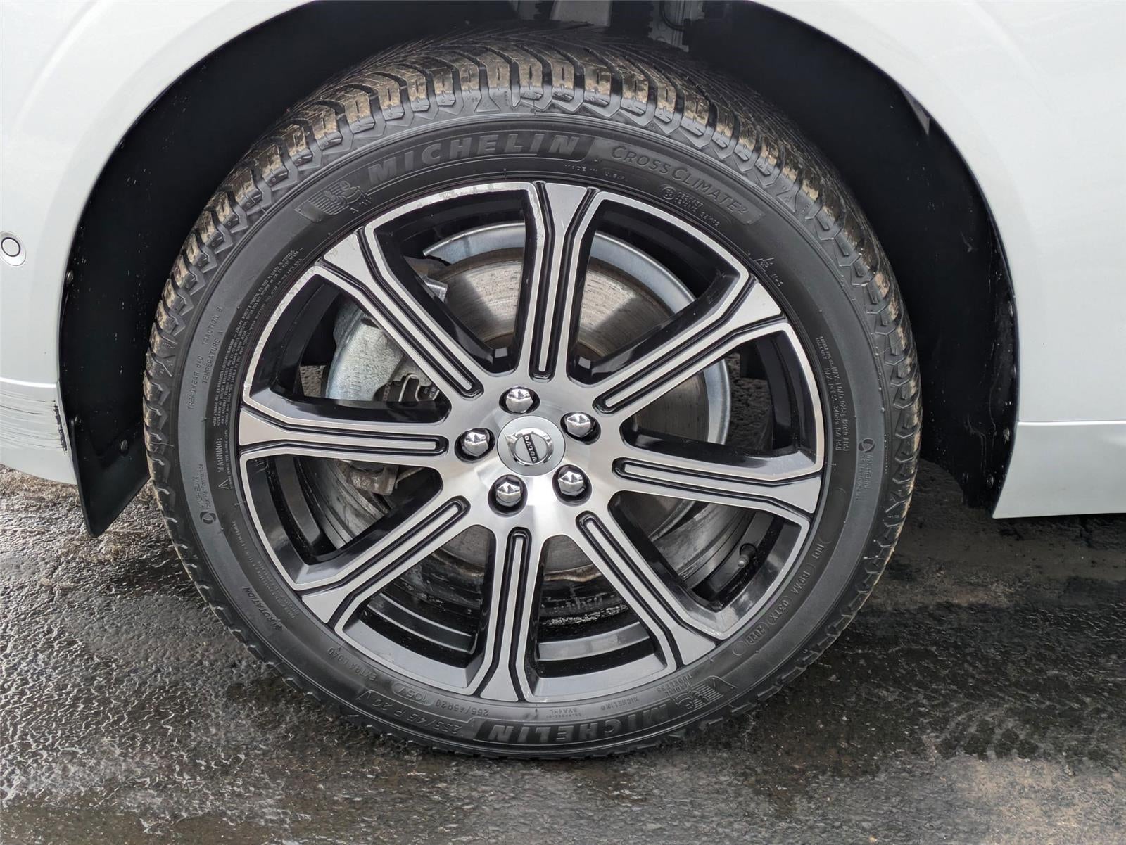 2019 Volvo XC60 HYBRID SUV