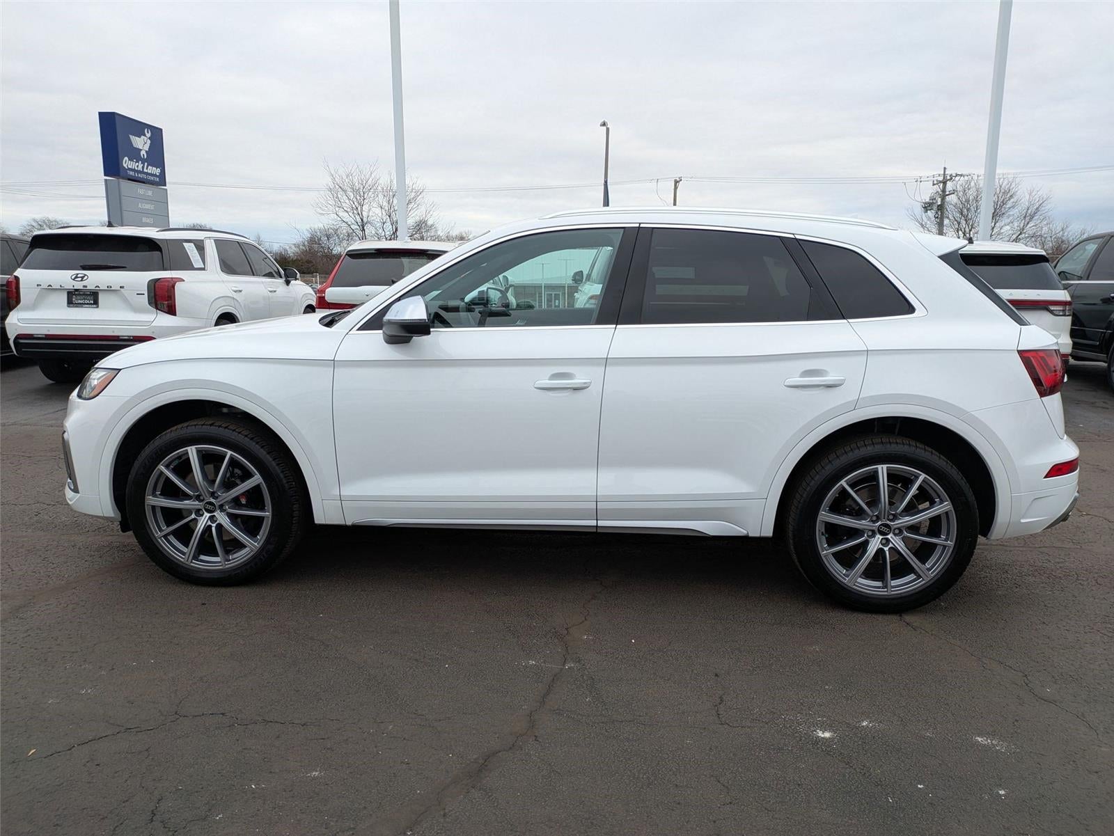 2023 Audi SQ5 Premium Plus