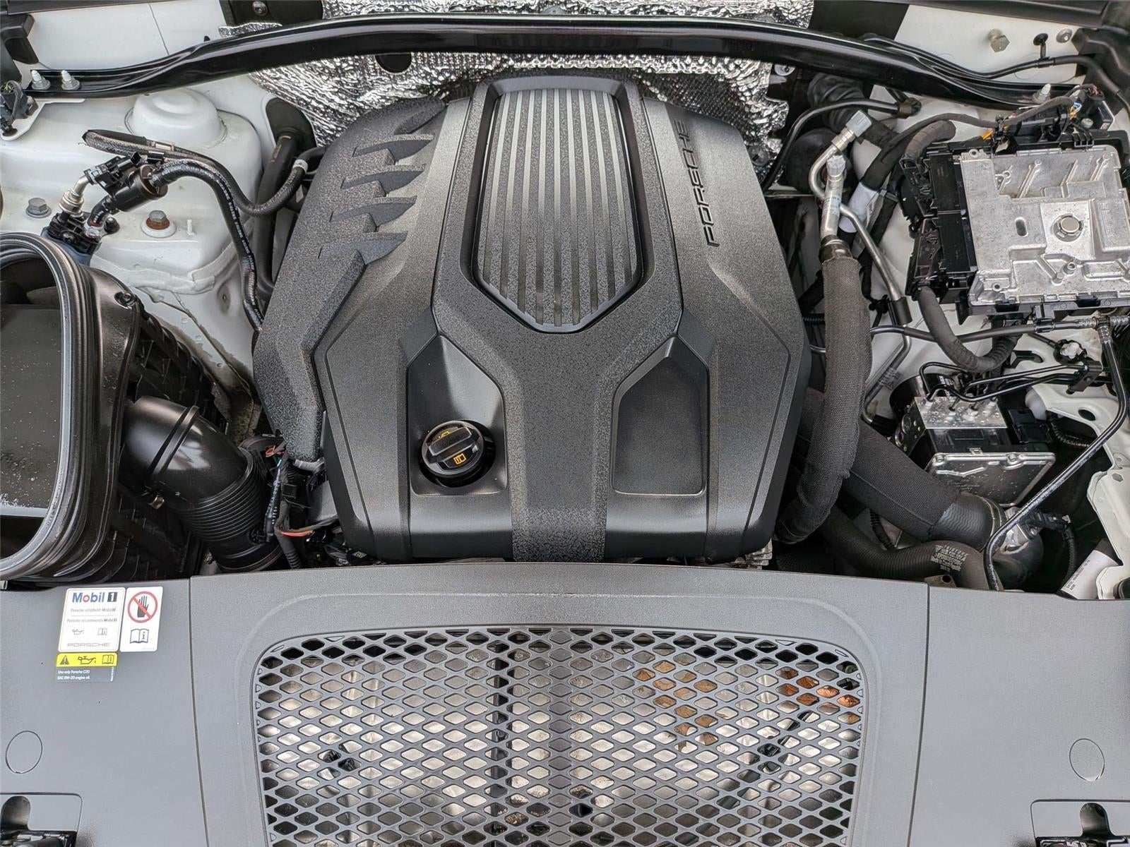 2023 Porsche Macan T AWD