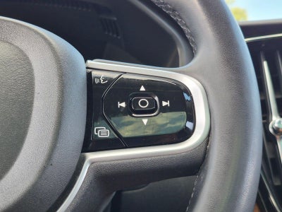 2023 Volvo Xc60 Plus Dark Theme