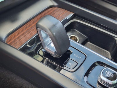 2023 Volvo Xc60 Plus Dark Theme
