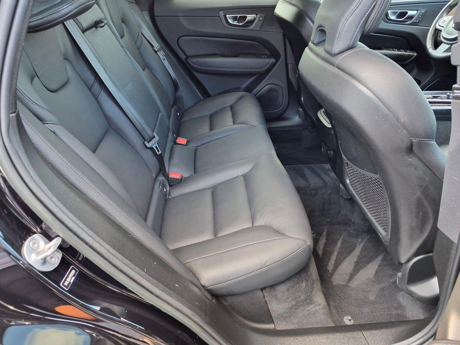 2023 Volvo Xc60 Plus Dark Theme