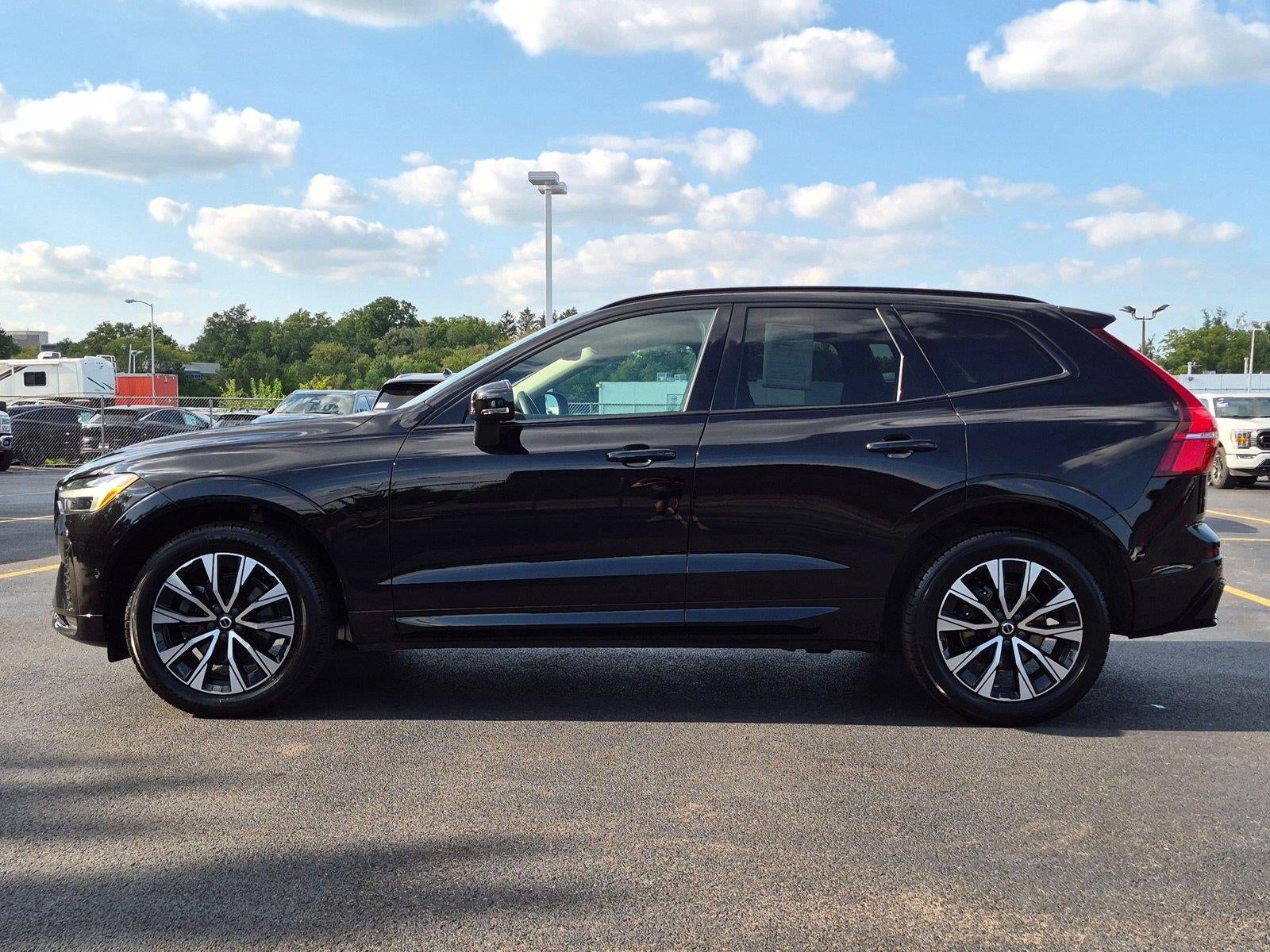 2023 Volvo Xc60 Plus Dark Theme