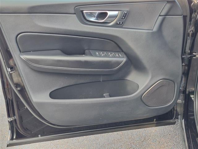 2023 Volvo Xc60 Plus Dark Theme