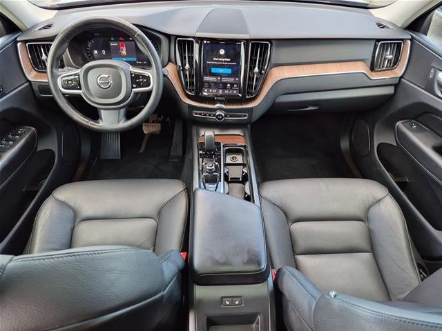 2023 Volvo Xc60 Plus Dark Theme