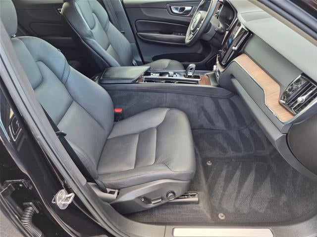 2023 Volvo Xc60 Plus Dark Theme