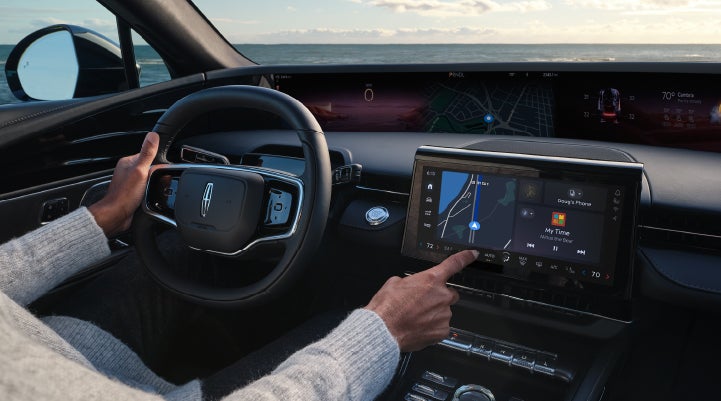 The driver of a 2024 Lincoln Nautilus® SUV interacts with the new Lincoln Digital Experience. | Libertyville Lincoln Sales, Inc. in Libertyville IL