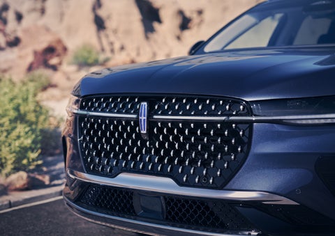 The stylish grille of a 2024 Lincoln Nautilus® SUV sparkles in the sunlight. | Libertyville Lincoln Sales, Inc. in Libertyville IL