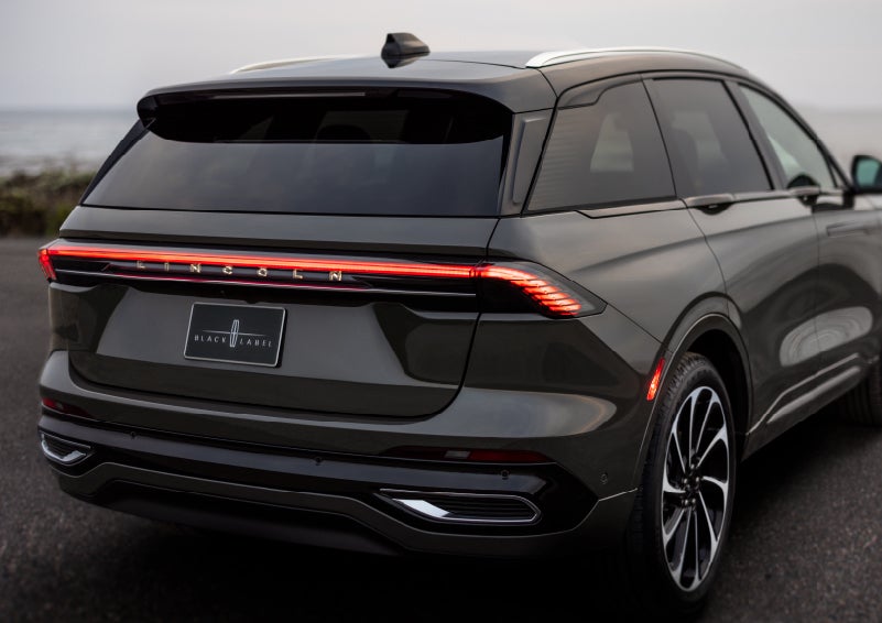 The rear of a 2024 Lincoln Black Label Nautilus® SUV displays full LED rear lighting. | Libertyville Lincoln Sales, Inc. in Libertyville IL