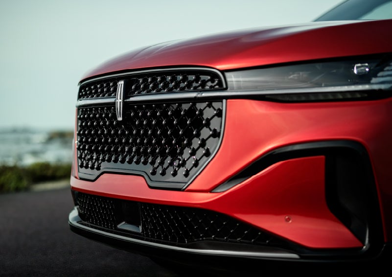 The sleek grille of a 2024 Lincoln Nautilus® SUV with the available Jet Appearance Package makes a bold statement. | Libertyville Lincoln Sales, Inc. in Libertyville IL