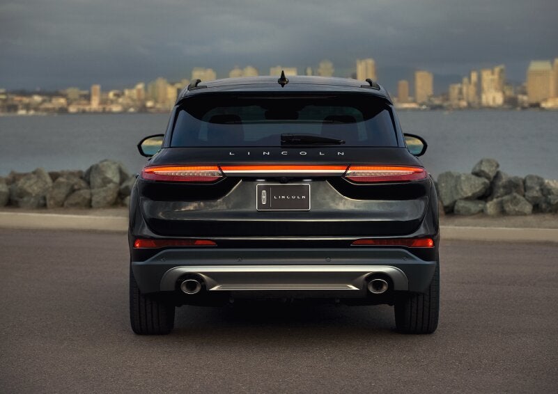 The rear lighting of the 2025 Lincoln Corsair® SUV spans the entire width of the vehicle. | Libertyville Lincoln Sales, Inc. in Libertyville IL