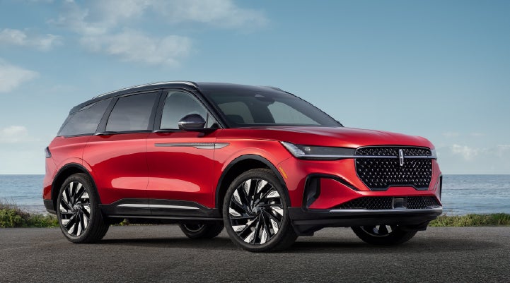 A 2025 Lincoln Nautilus® Reserve model is shown with the stylish available Jet Appearance Package. | Libertyville Lincoln Sales, Inc. in Libertyville IL