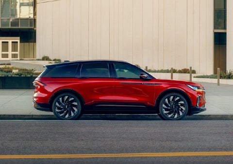 2025 Lincoln Nautilus® SUV with the available Jet Appearance Package and Hybrid transmission. | Libertyville Lincoln Sales, Inc. in Libertyville IL
