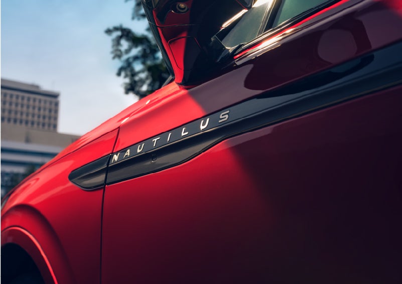 A side badge on the passenger door reads Nautilus. | Libertyville Lincoln Sales, Inc. in Libertyville IL