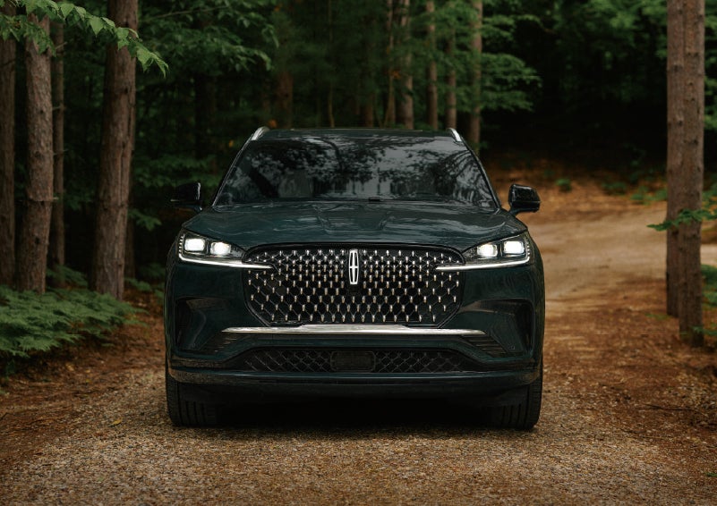 The front grille of a 2027 Lincoln Aviator® Black Label™ SUV is shown. | Libertyville Lincoln Sales, Inc. in Libertyville IL